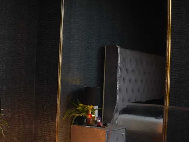 GiaEasyIce's BongaCams show and profile