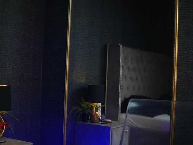 GiaEasyIce's BongaCams show and profile