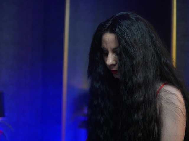 GiaEasyIce's BongaCams show and profile