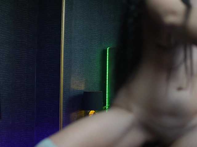 GiaEasyIce's BongaCams show and profile