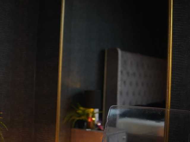 GiaEasyIce's BongaCams show and profile