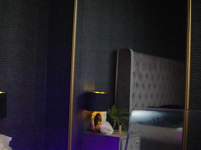 GiaEasyIce's BongaCams show and profile