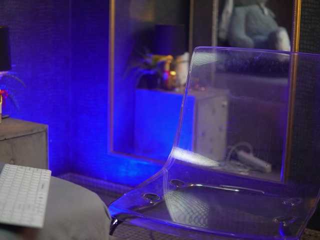 GiaEasyIce's BongaCams show and profile