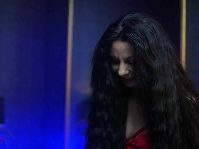 GiaEasyIce's BongaCams show and profile