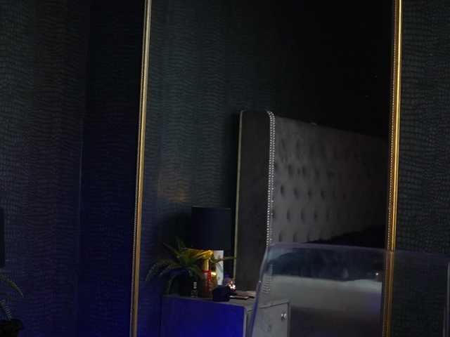 GiaEasyIce's BongaCams show and profile