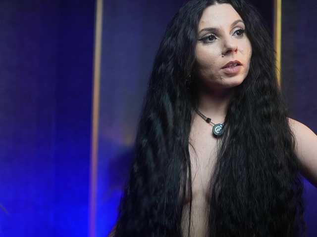 GiaEasyIce's BongaCams show and profile