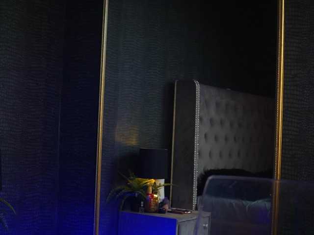 GiaEasyIce's BongaCams show and profile