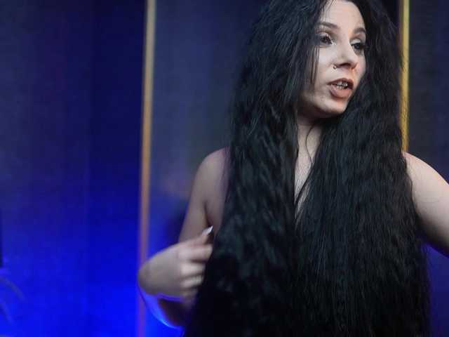 GiaEasyIce's BongaCams show and profile