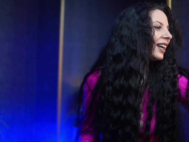 GiaEasyIce's BongaCams show and profile