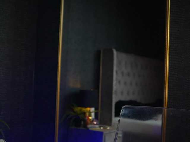 GiaEasyIce's BongaCams show and profile