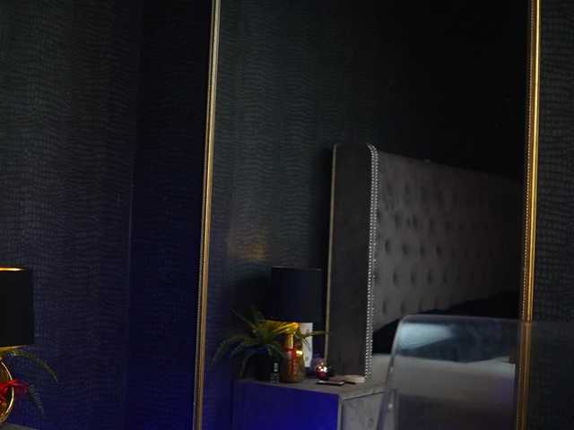 GiaEasyIce's BongaCams show and profile