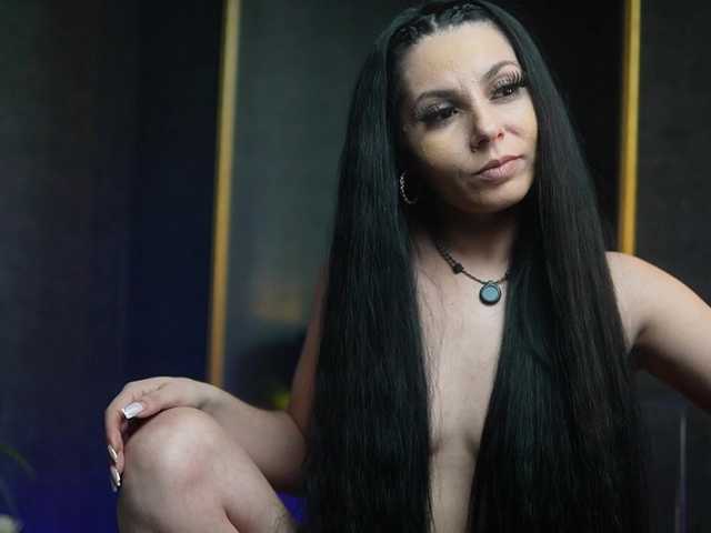 GiaEasyIce's BongaCams show and profile