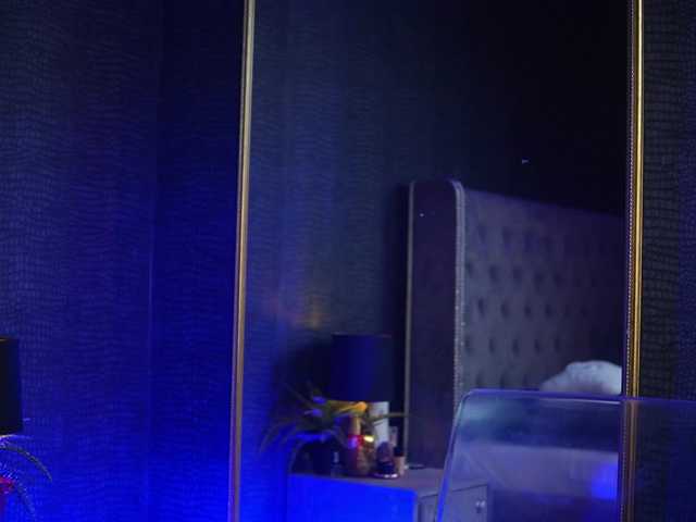 GiaEasyIce's BongaCams show and profile