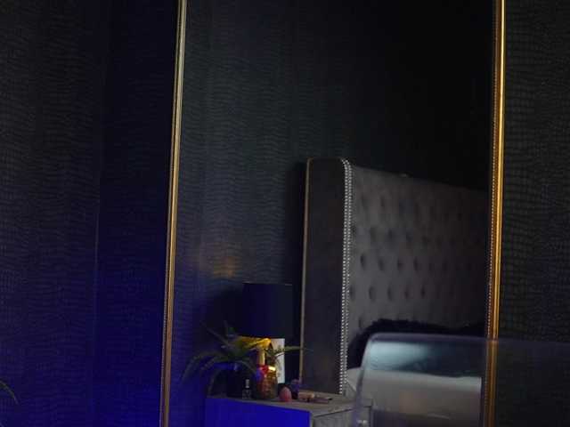 GiaEasyIce's BongaCams show and profile