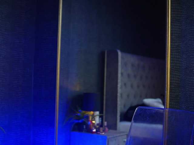 GiaEasyIce's BongaCams show and profile