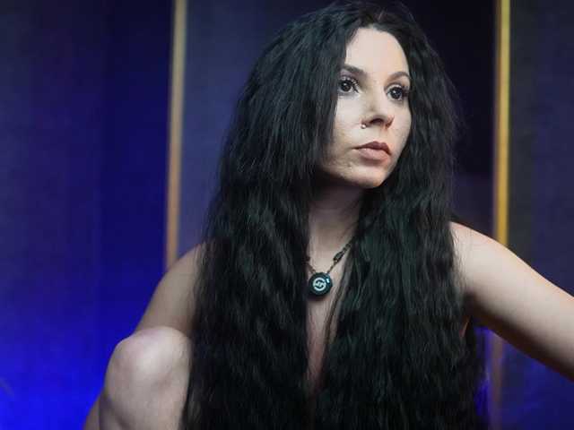 GiaEasyIce's BongaCams show and profile