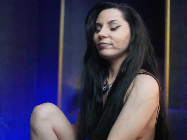 GiaEasyIce's BongaCams show and profile