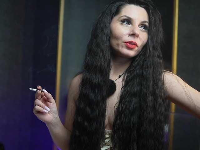 GiaEasyIce's BongaCams show and profile