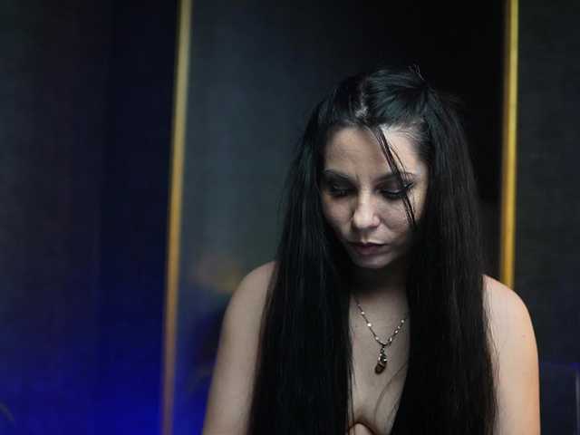 GiaEasyIce's BongaCams show and profile