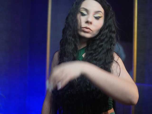 GiaEasyIce's BongaCams show and profile