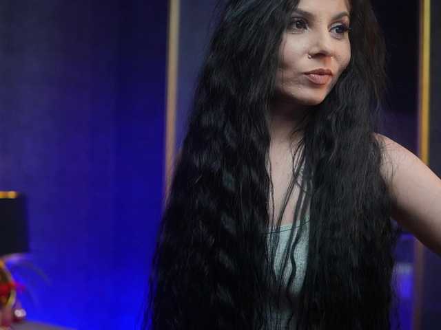 GiaEasyIce's BongaCams show and profile