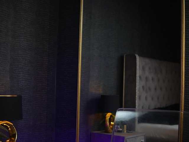 GiaEasyIce's BongaCams show and profile