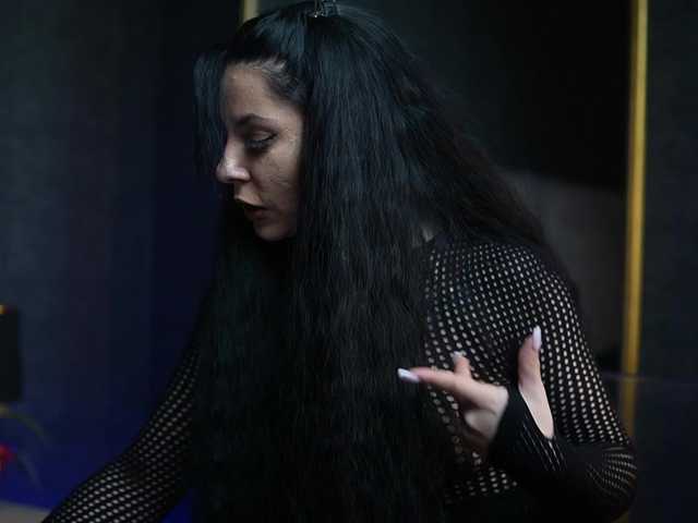 GiaEasyIce's BongaCams show and profile