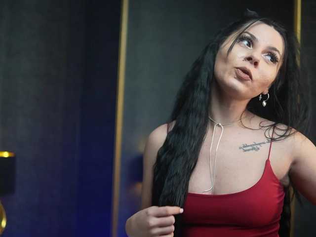 GiaEasyIce's BongaCams show and profile