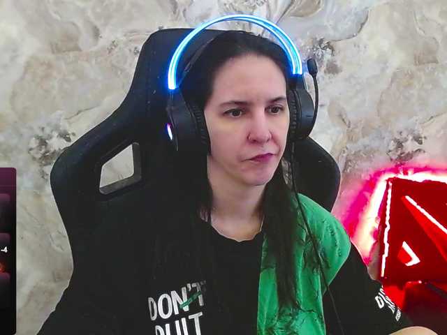 IrwiTomboy's BongaCams show and profile