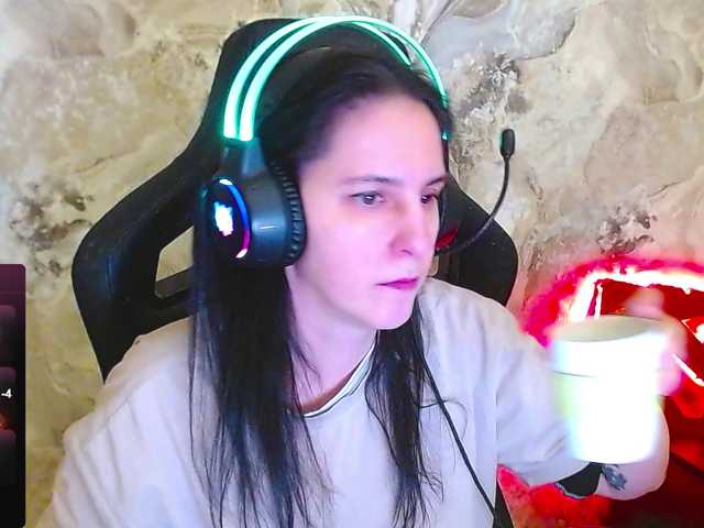 IrwiTomboy's BongaCams show and profile