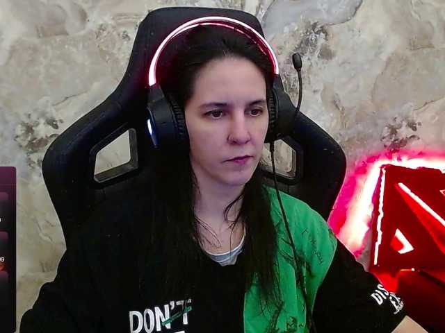 IrwiTomboy's BongaCams show and profile