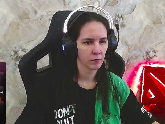 IrwiTomboy's BongaCams show and profile