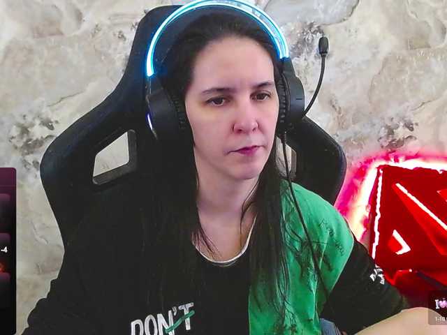 IrwiTomboy's BongaCams show and profile