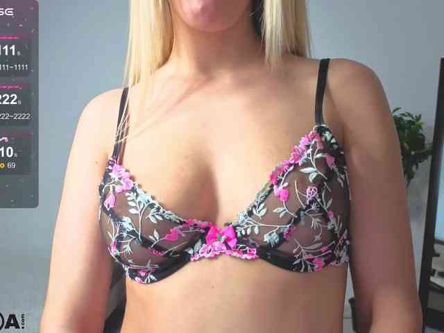 ExtraNatural Live Webcam on BongaCams