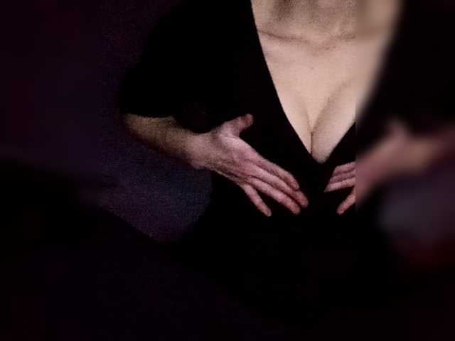 Melodi69's BongaCams show and profile