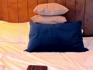 AriaDelune Porn Show