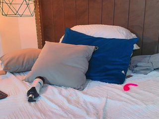 AriaDelune Porn Show