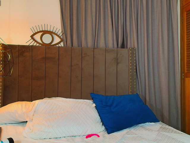 AriaDelune's BongaCams show and profile