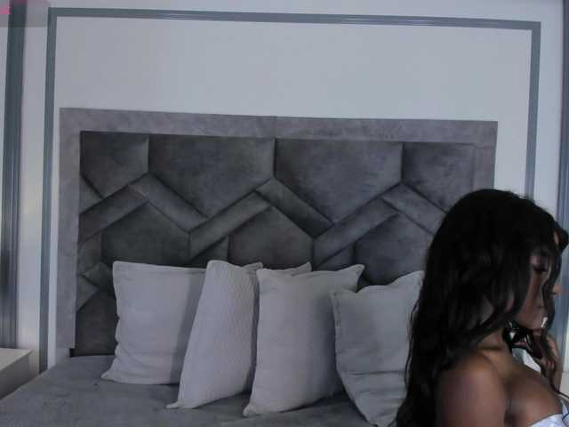 TahliaMoreau's BongaCams show and profile