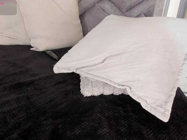 le modèle TahliaMoreau est en webcam porno dans un show sur le site bongacams, il possède les tags suivants: Ebony,Brunette,Shaved