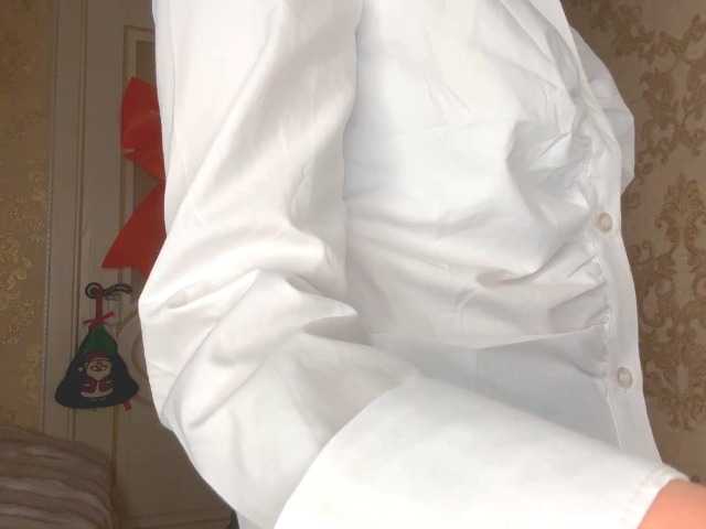 AlisiaBurgs's Thumb Image