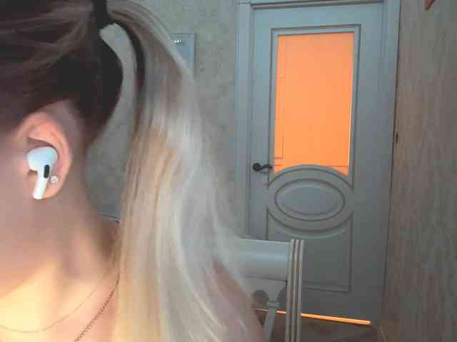 AlisiaBurgs AlisiaBurgs