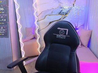 PEACHY-TAY Porn Show