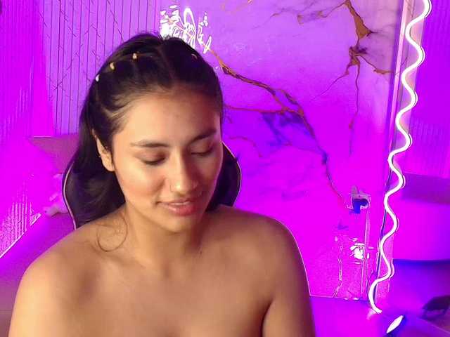 PEACHY-TAY's BongaCams show and profile