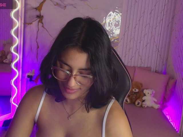 PEACHY-TAY's BongaCams show and profile