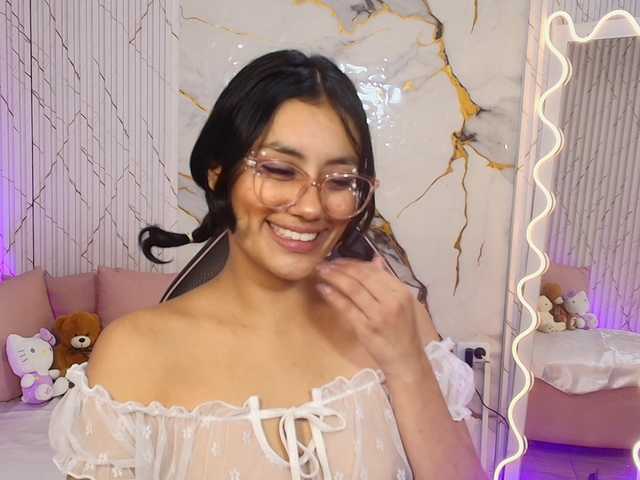 PEACHY-TAY's BongaCams show and profile