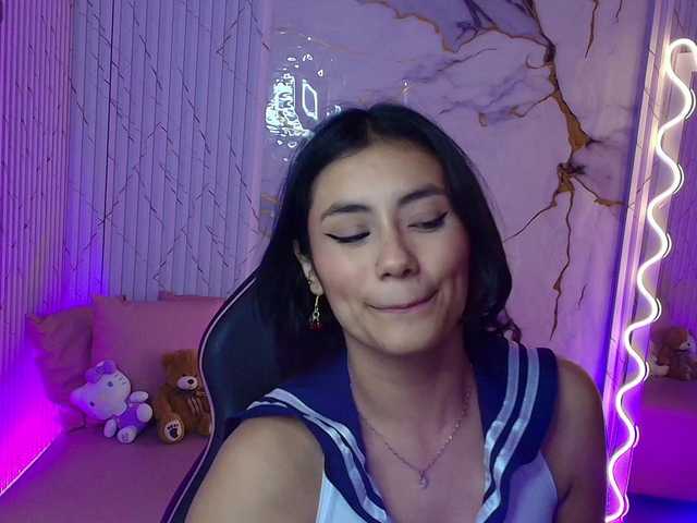 PEACHY-TAY's BongaCams show and profile