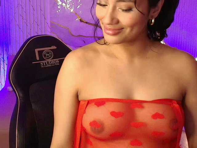 PEACHY-TAY's BongaCams show and profile