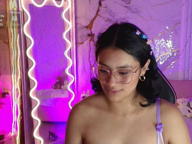 PEACHY-TAY's BongaCams show and profile