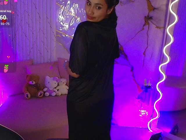 PEACHY-TAY's BongaCams show and profile